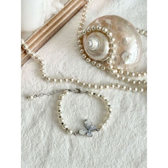 Light blue butterfly faux pearl bracelet ￼ - Picture 6 of 7